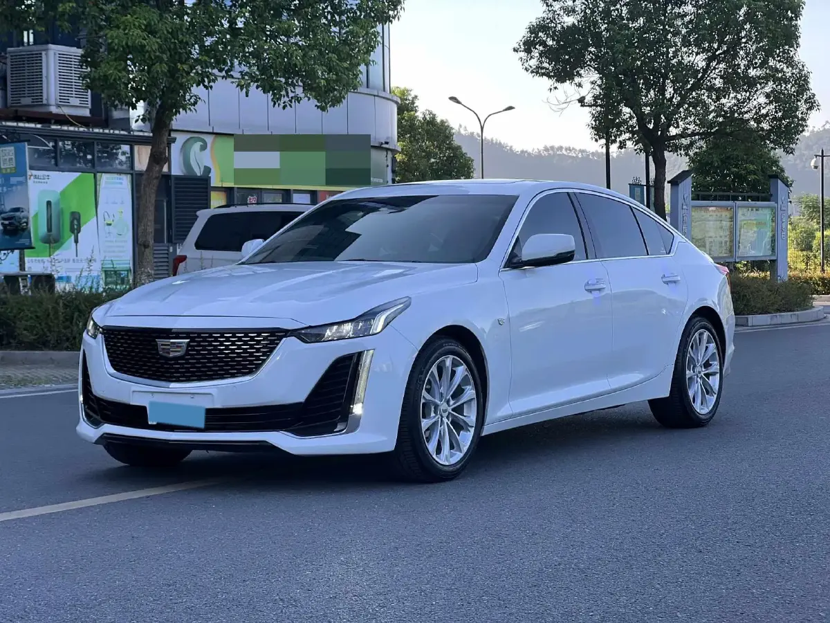 2022 Cadillac CT5 2.0T 237HP L4 10AT