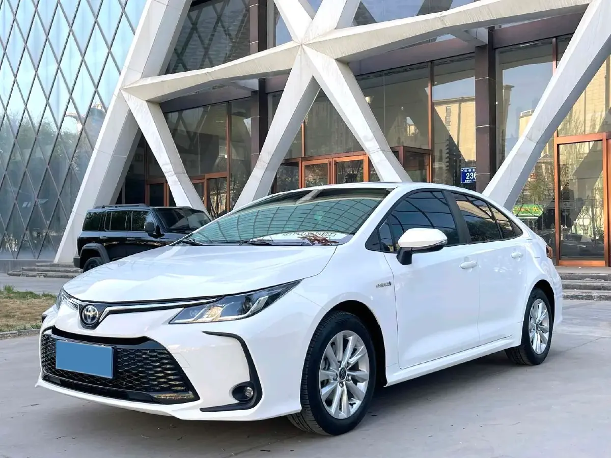 2024 Toyota Corolla 1.8L 98HP L4 E-CVT Hybrid