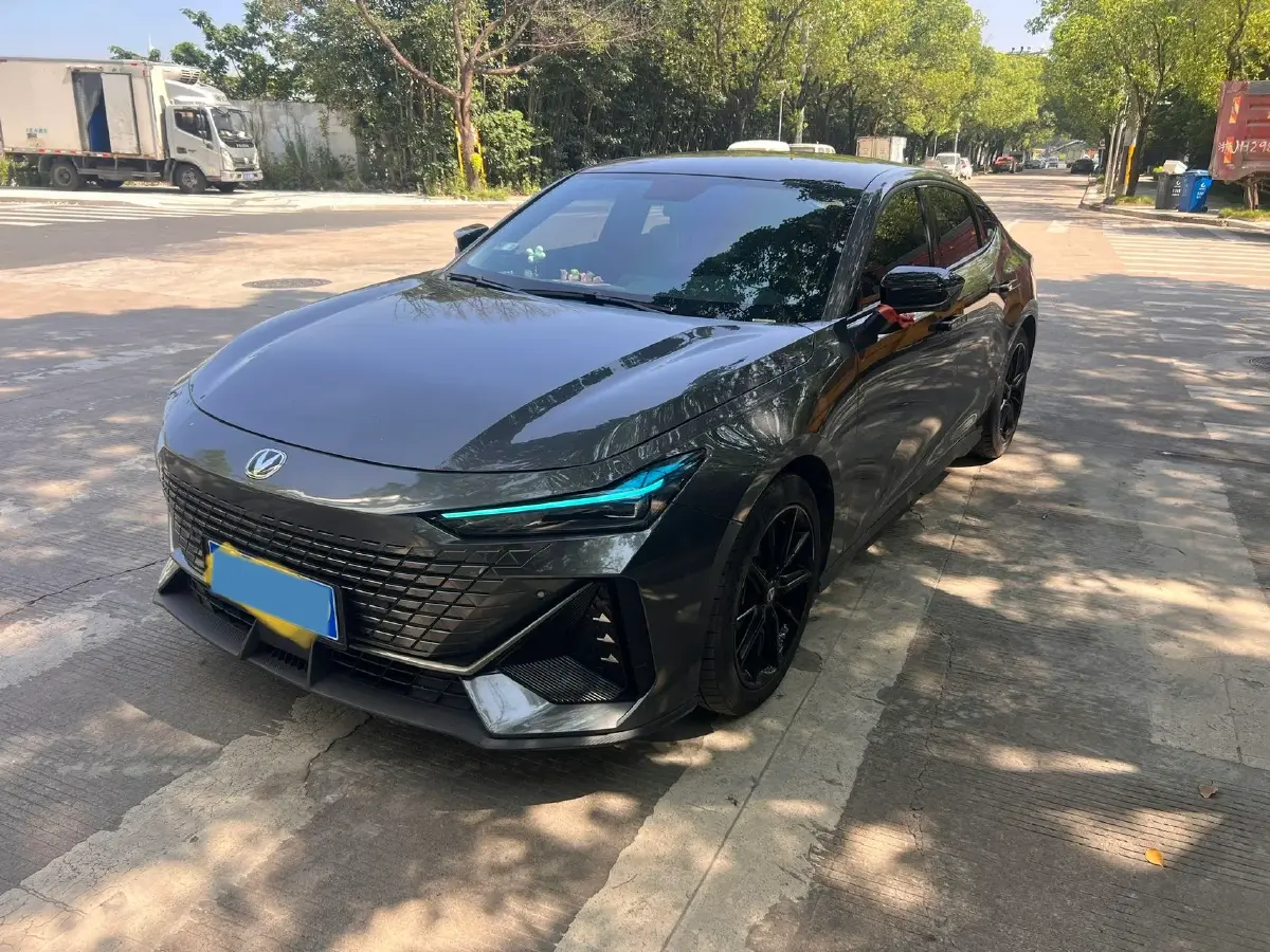 2022 ChangAn UNI-V 1.5T 188HP L4 7DCT