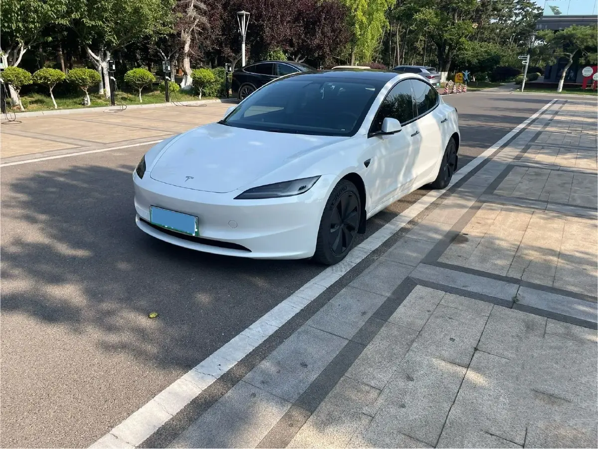 2023 Tesla Model 3 BEV 60KWH