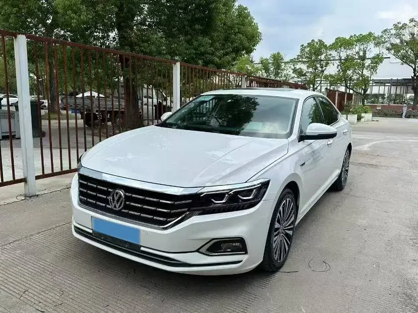 2019 Volkswagen Passat 2.0T 186HP L4 7DCT