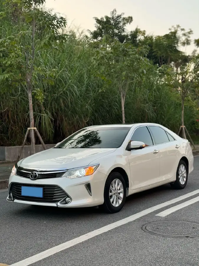 2015 Toyota Camry 2.0L 167HP L4 6AT