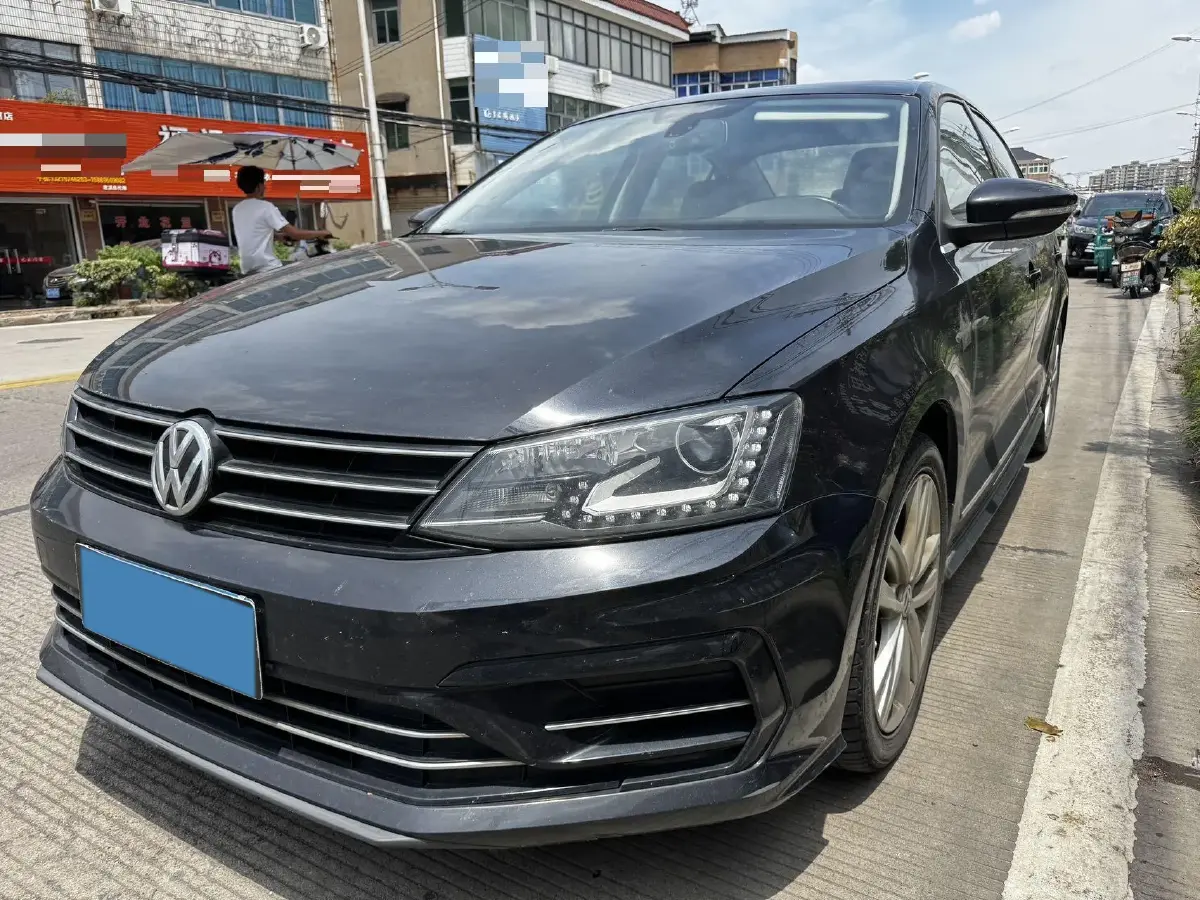 2018 Volkswagen Sagitar 1.4T 150HP L4 7DCT