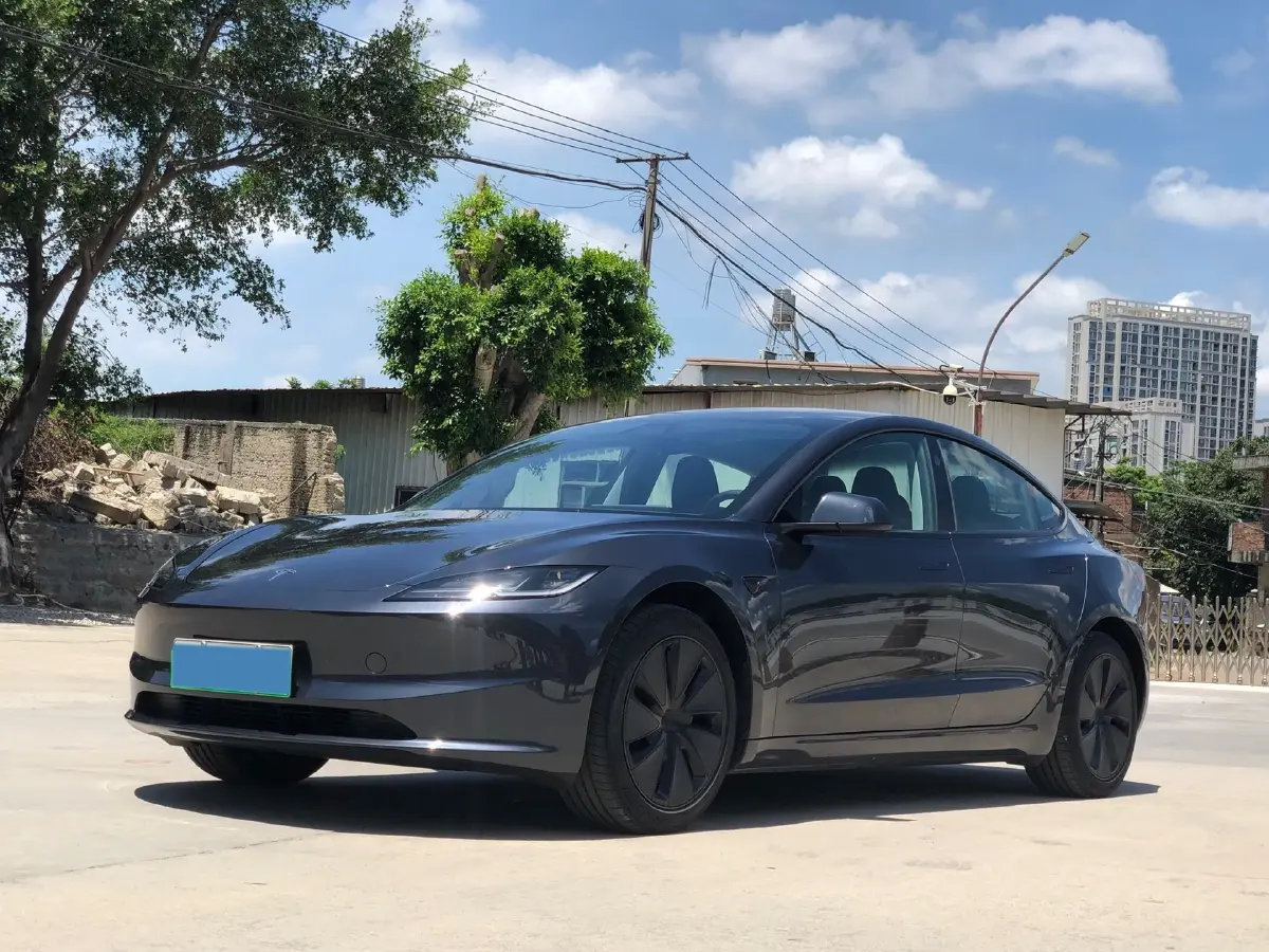 2025 Tesla Model 3 BEV 62.5KWH