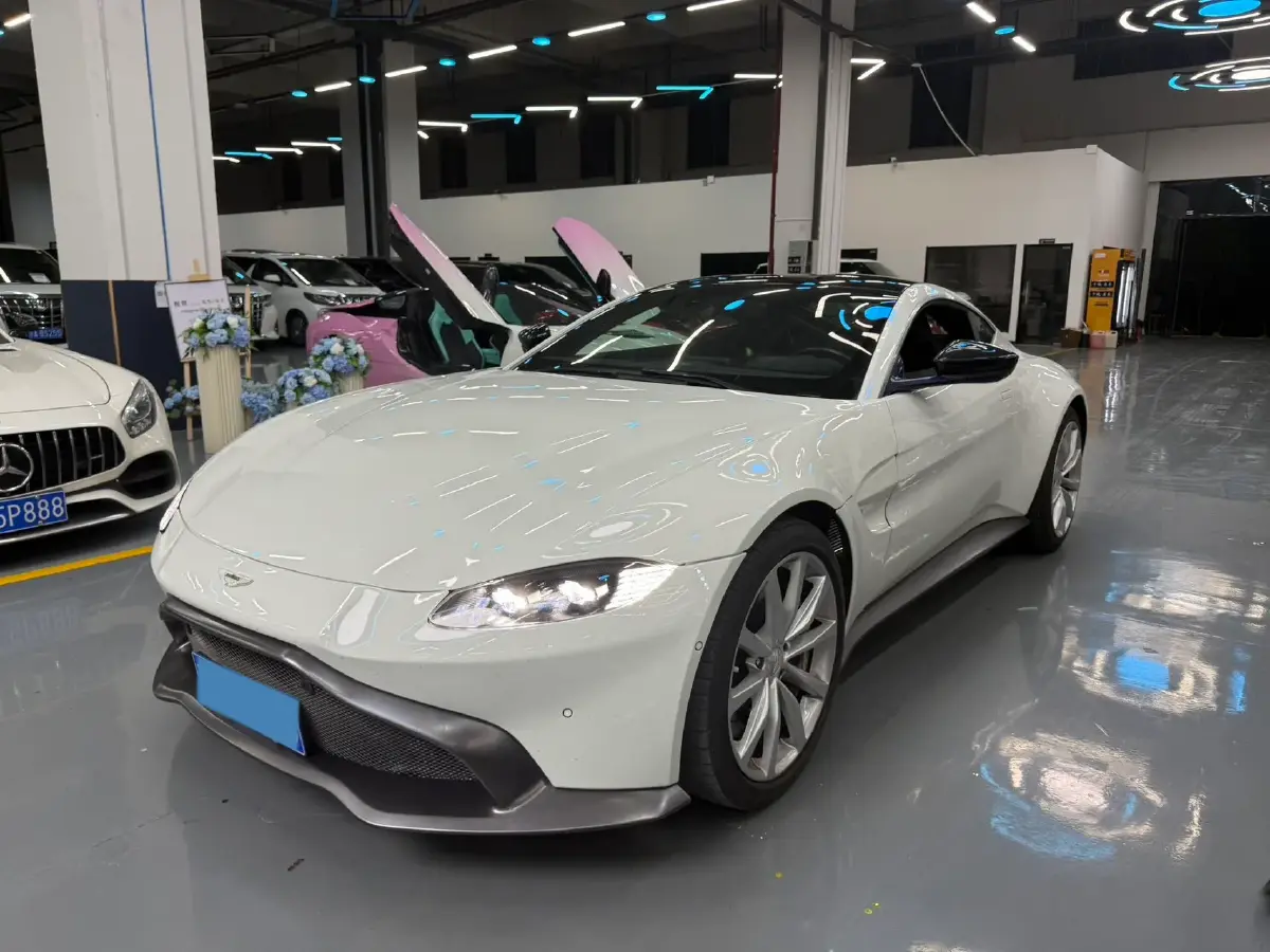 2018 Aston Martin V8 Vantage 4.0T 510HP V8 8AT