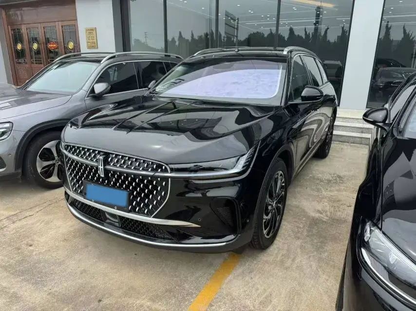 2023 Lincoln Nautilus 2.0T 261HP L4 8AT