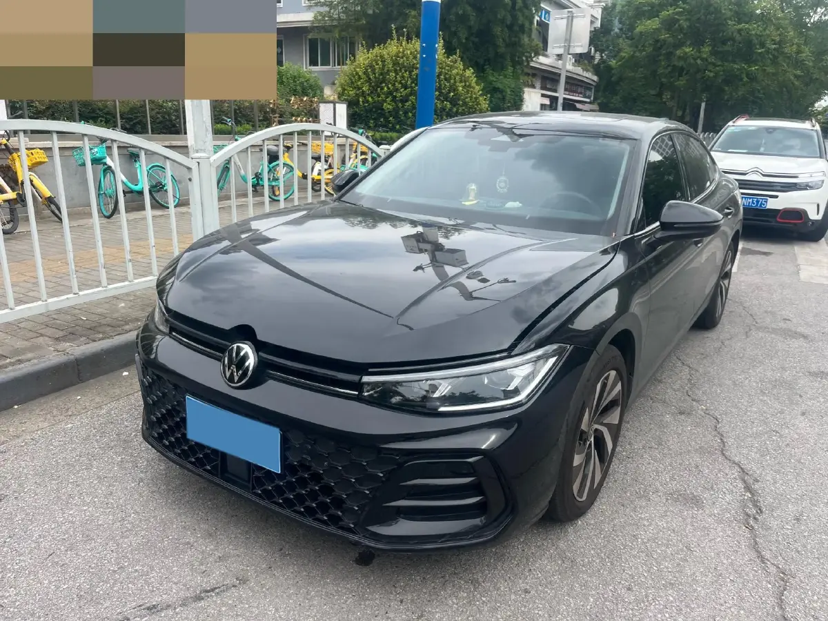 2025 Volkswagen Passat 2.0T 220HP L4 7DCT