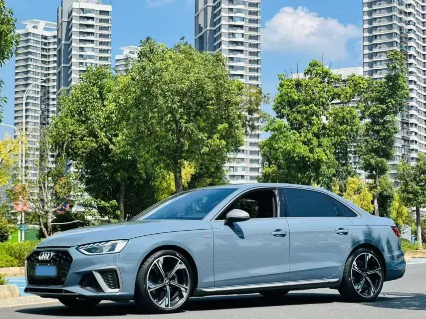 2022 Audi A4L 2.0T 190HP L4 7DCT