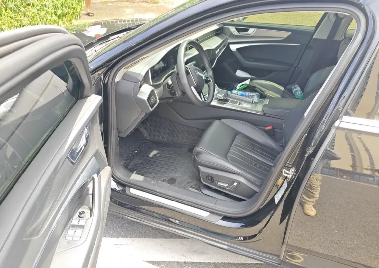 2024 Audi A6L 2.0T 245HP L4 7DCT,autocango,china used car exporter,china ev exporter,chinese used car exporter,chinese used ev exporter