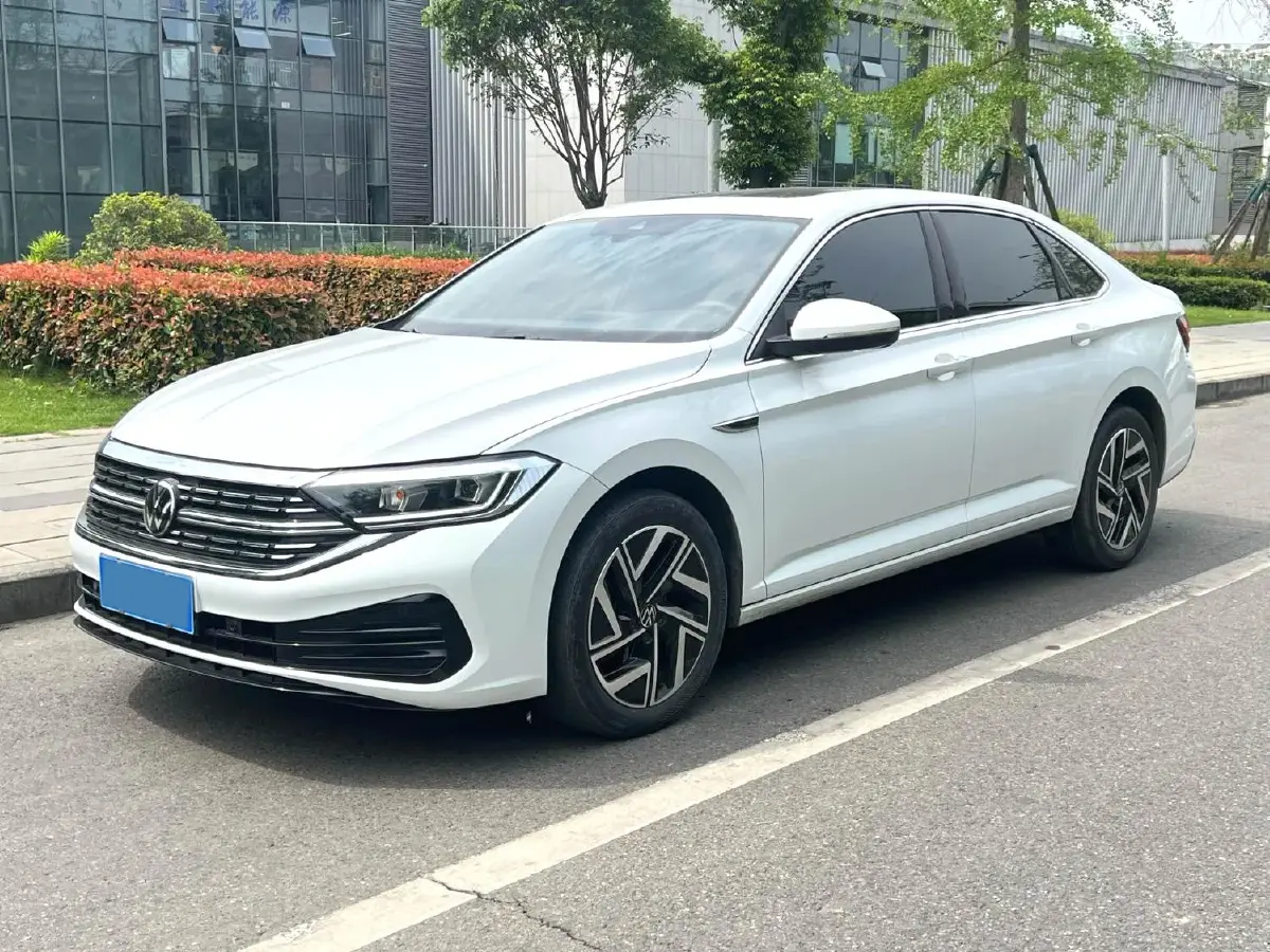 2023 Volkswagen Sagitar 1.5T 160HP L4 7DCT