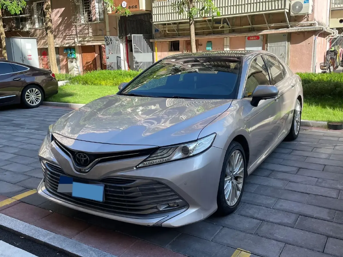 2018 Toyota Camry 2.5L 209HP L4 8AT