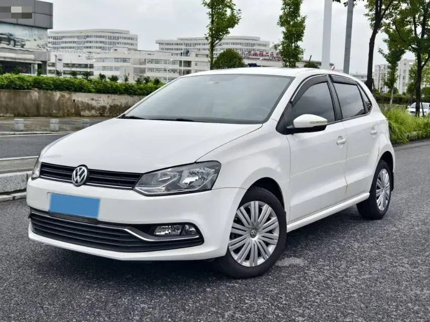 2016 Volkswagen Polo 1.6L 110HP L4 6AT