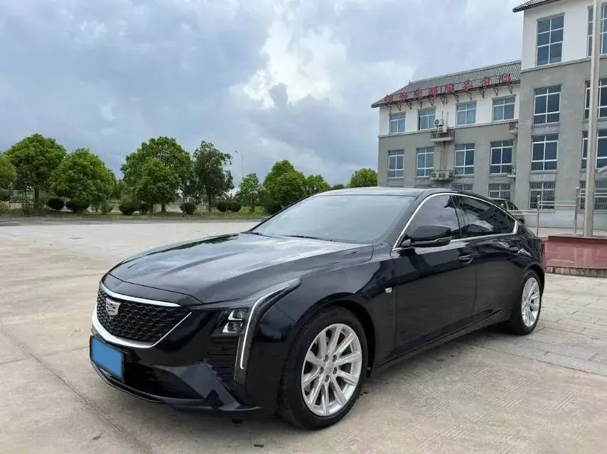 2023 Cadillac CT5 2.0T 237HP L4 10AT