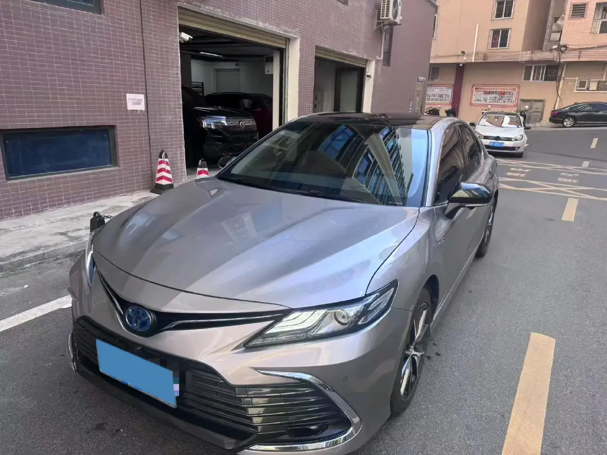 2021 Toyota Camry 2.5L 178HP L4 E-CVT Hybrid