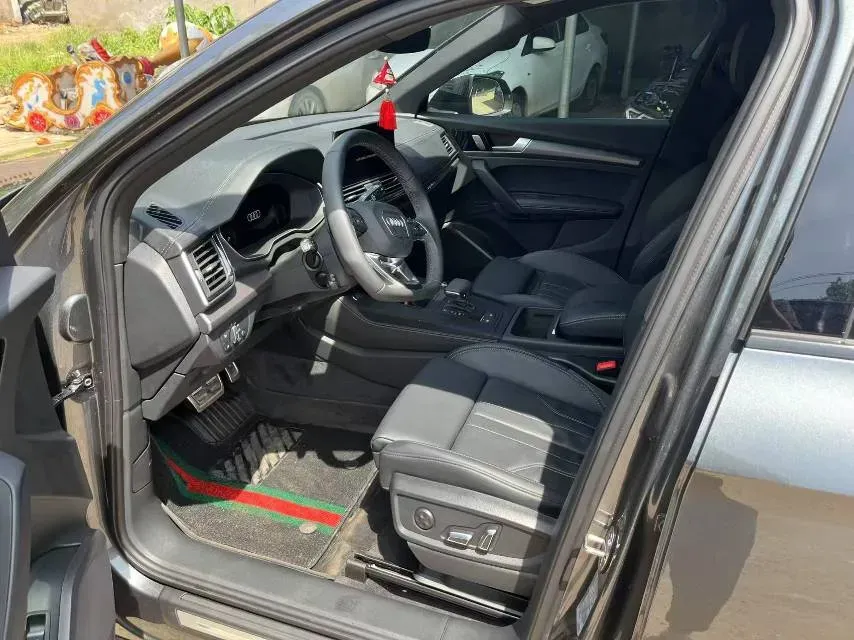 2024 Audi Q5L Sportback 2.0T 245HP L4 7DCT,autocango,china used car exporter,china ev exporter,chinese used car exporter,chinese used ev exporter