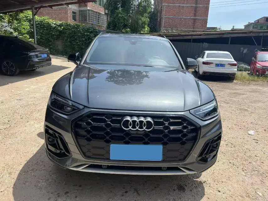 2024 Audi Q5L Sportback 2.0T 245HP L4 7DCT,autocango,china used car exporter,china ev exporter,chinese used car exporter,chinese used ev exporter
