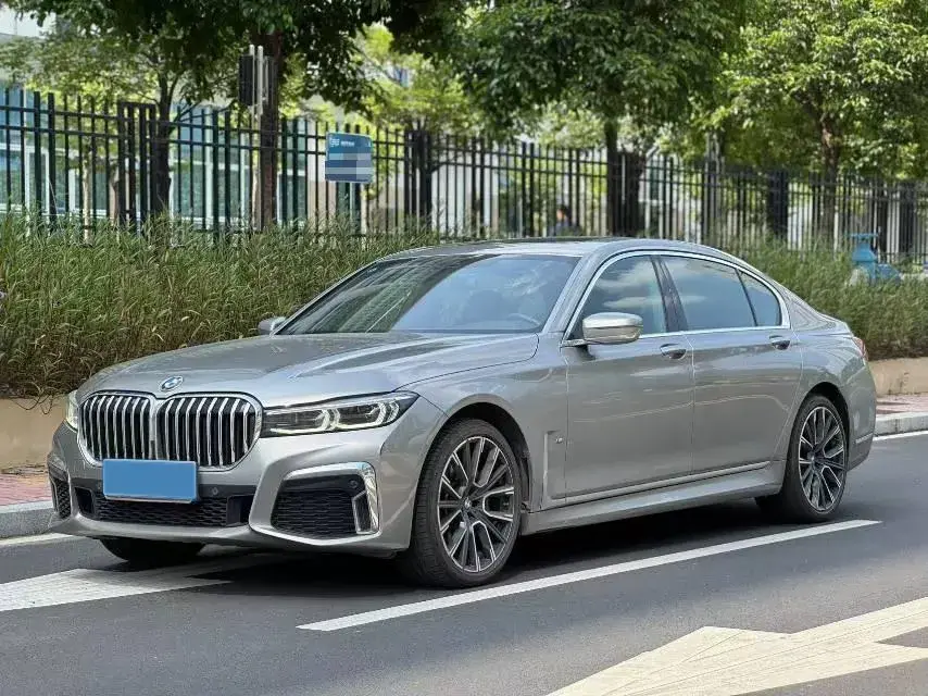 2019 BMW 7 Series 3.0T 340HP L6 8AT