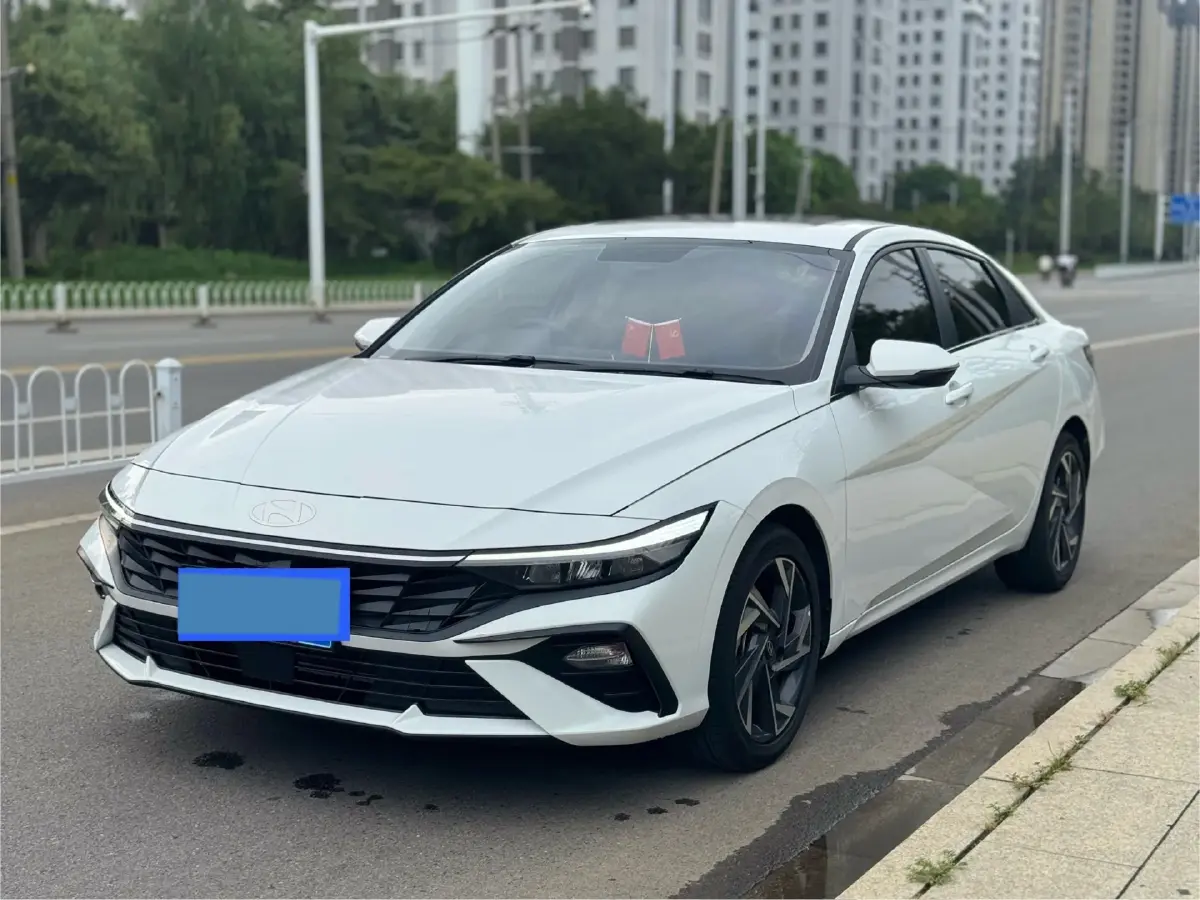 2023 Hyundai Elantra 1.5L 115HP L4 CVT