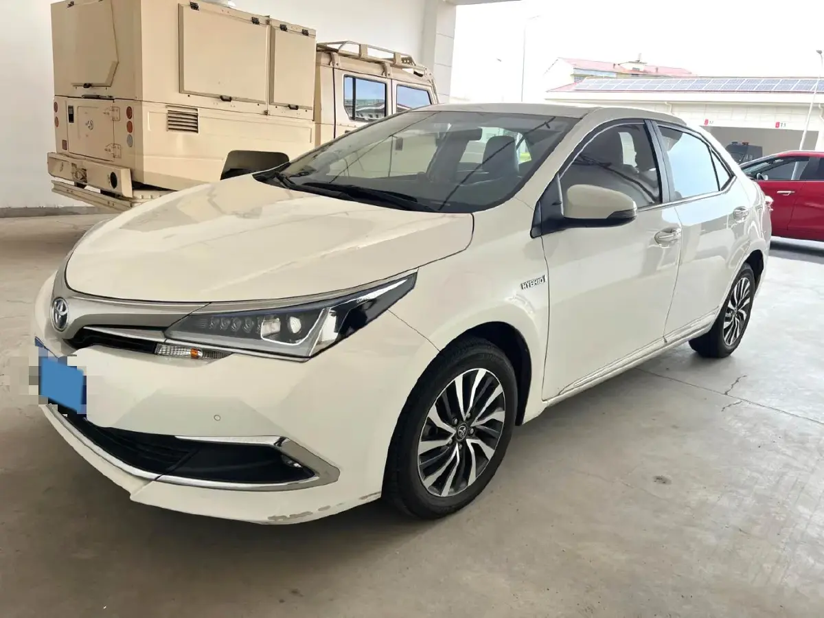 2018 Toyota Corolla 1.8L 99HP L4 E-CVT Hybrid