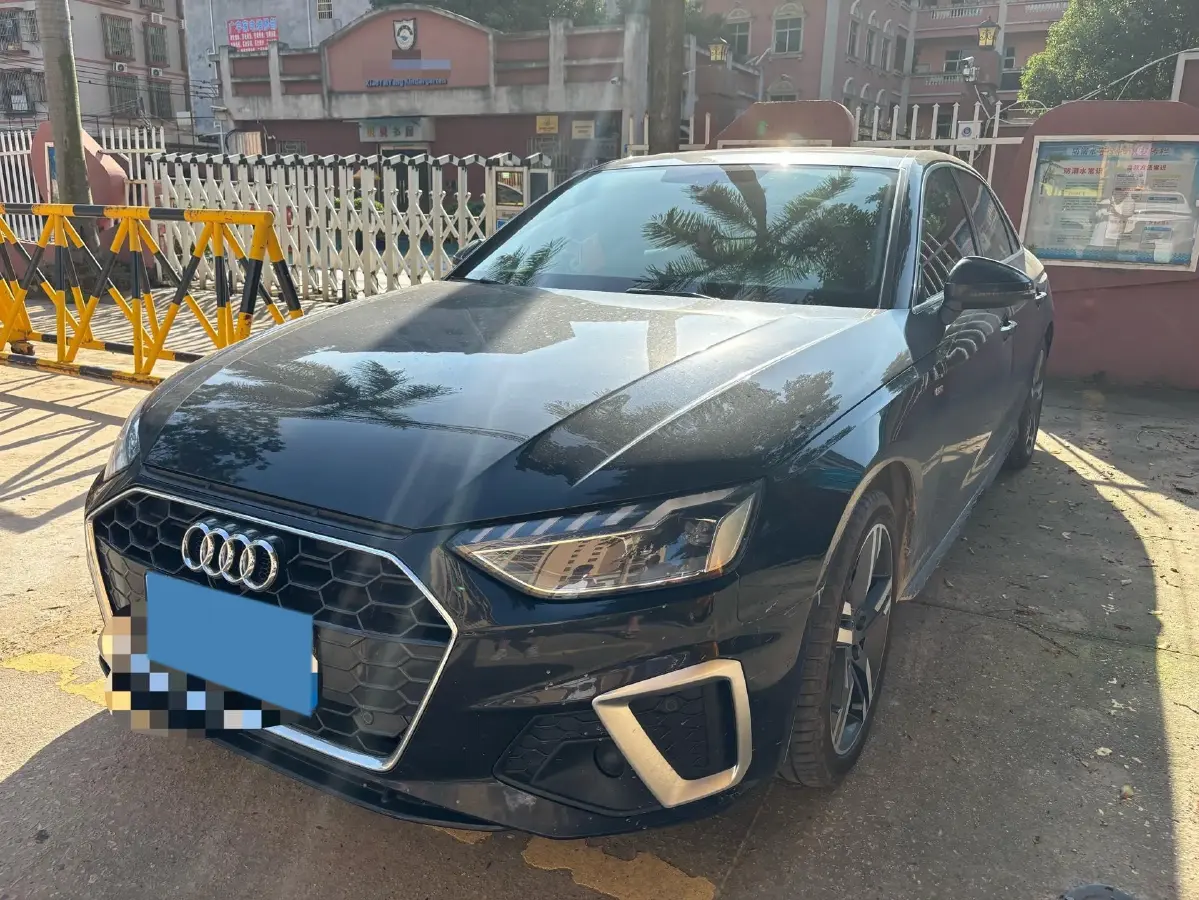 2022 Audi A4L 2.0T 190HP L4 7DCT