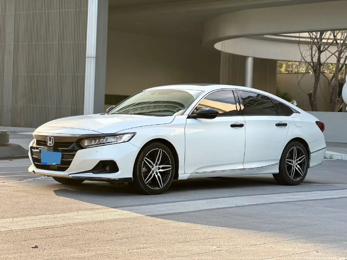 2022 Honda Accord 2.0L 146HP L4 E-CVT Hybrid