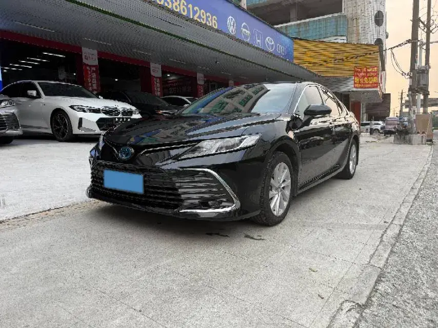 2021 Toyota Camry 2.5L 178HP L4 E-CVT Hybrid 2021 Toyota Camry 2.5L 178HP L4 E-CVT Hybrid