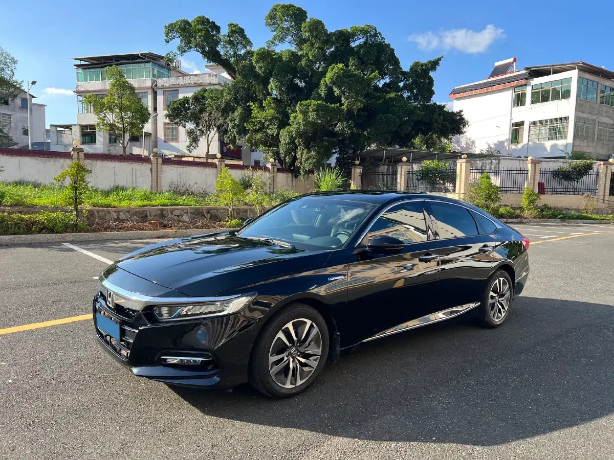 2018 Honda Accord 2.0L 146HP L4 E-CVT Hybrid