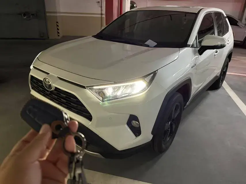 2022 Toyota RAV4 2.5L 178HP L4 E-CVT Hybrid
