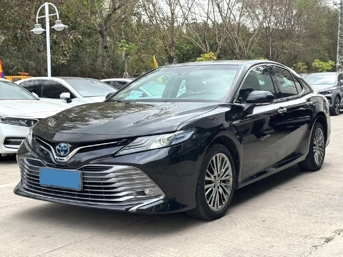2018 Toyota Camry 2.5L 178HP L4 E-CVT Hybrid