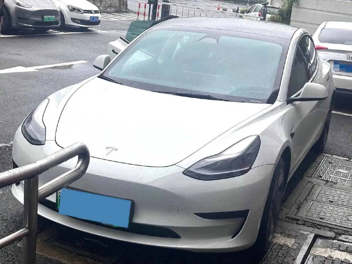 2022 Tesla Model 3 BEV 60KWH