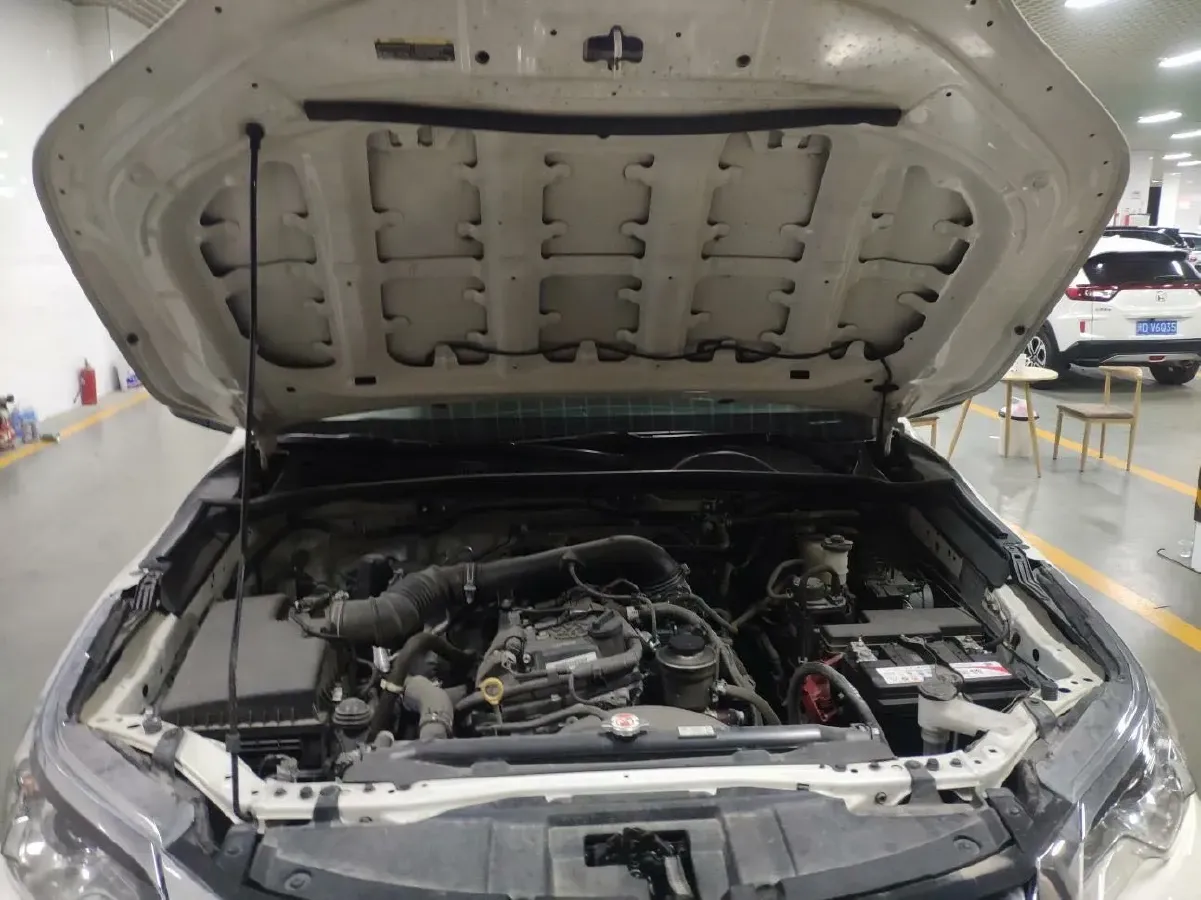 2015 Toyota Fortuner 2.7L 159HP L4 4AT,autocango,china used car exporter,china ev exporter,chinese used car exporter,chinese used ev exporter