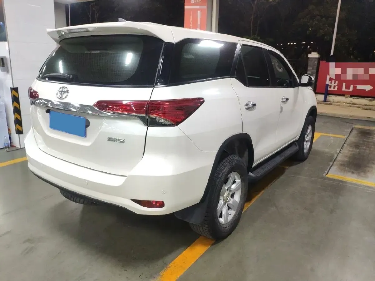 2015 Toyota Fortuner 2.7L 159HP L4 4AT,autocango,china used car exporter,china ev exporter,chinese used car exporter,chinese used ev exporter