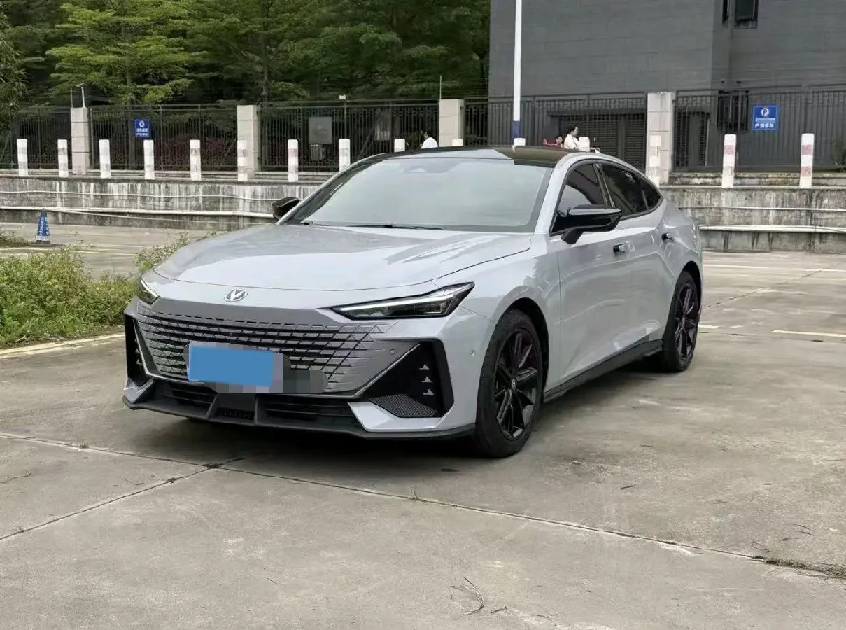 2022 ChangAn UNI-V 1.5T 188HP L4 7DCT