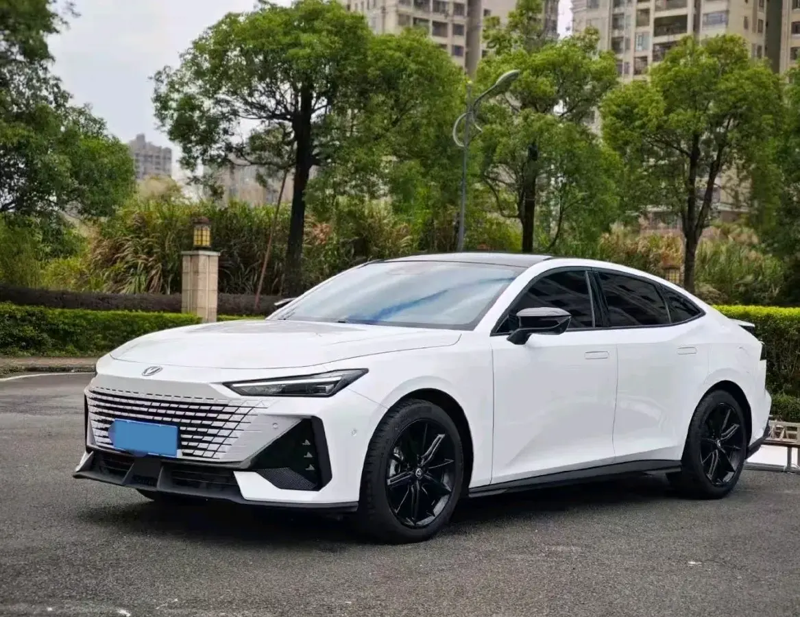 2022 ChangAn UNI-V 1.5T 188HP L4 7DCT