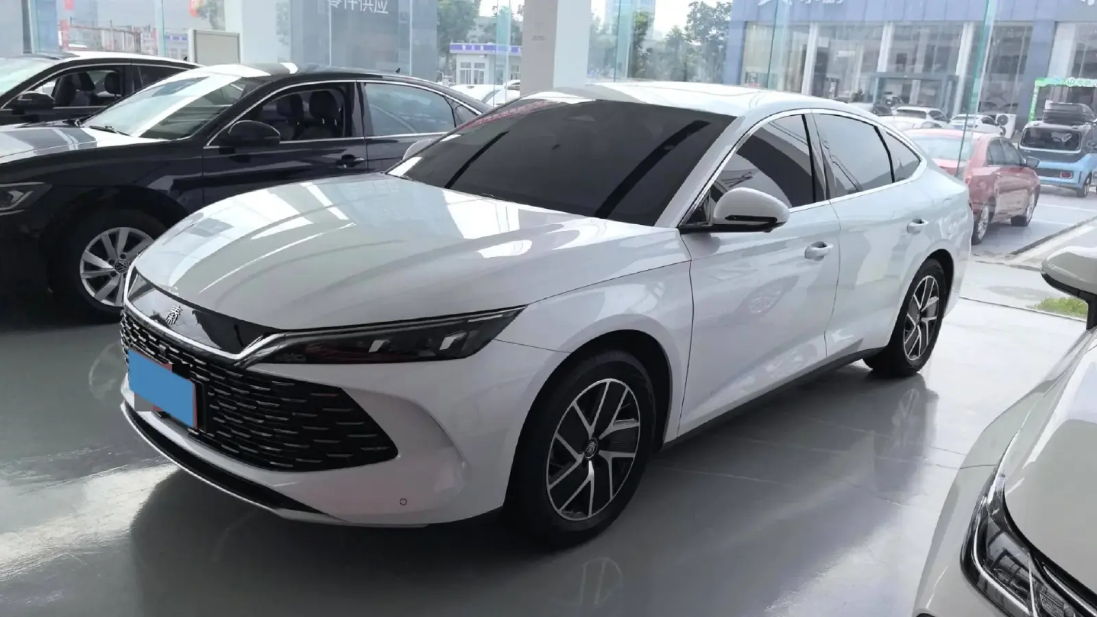 2024 BYD QinL 1.5L 101HP L4 E-CVT PHEV 15.87KWH