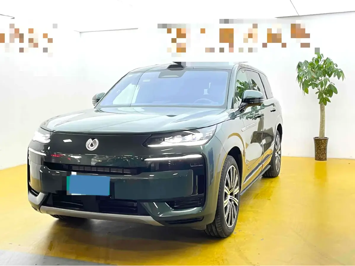 2025 Denza DenzaN9 2.0T 207HP L4 E-CVT PHEV