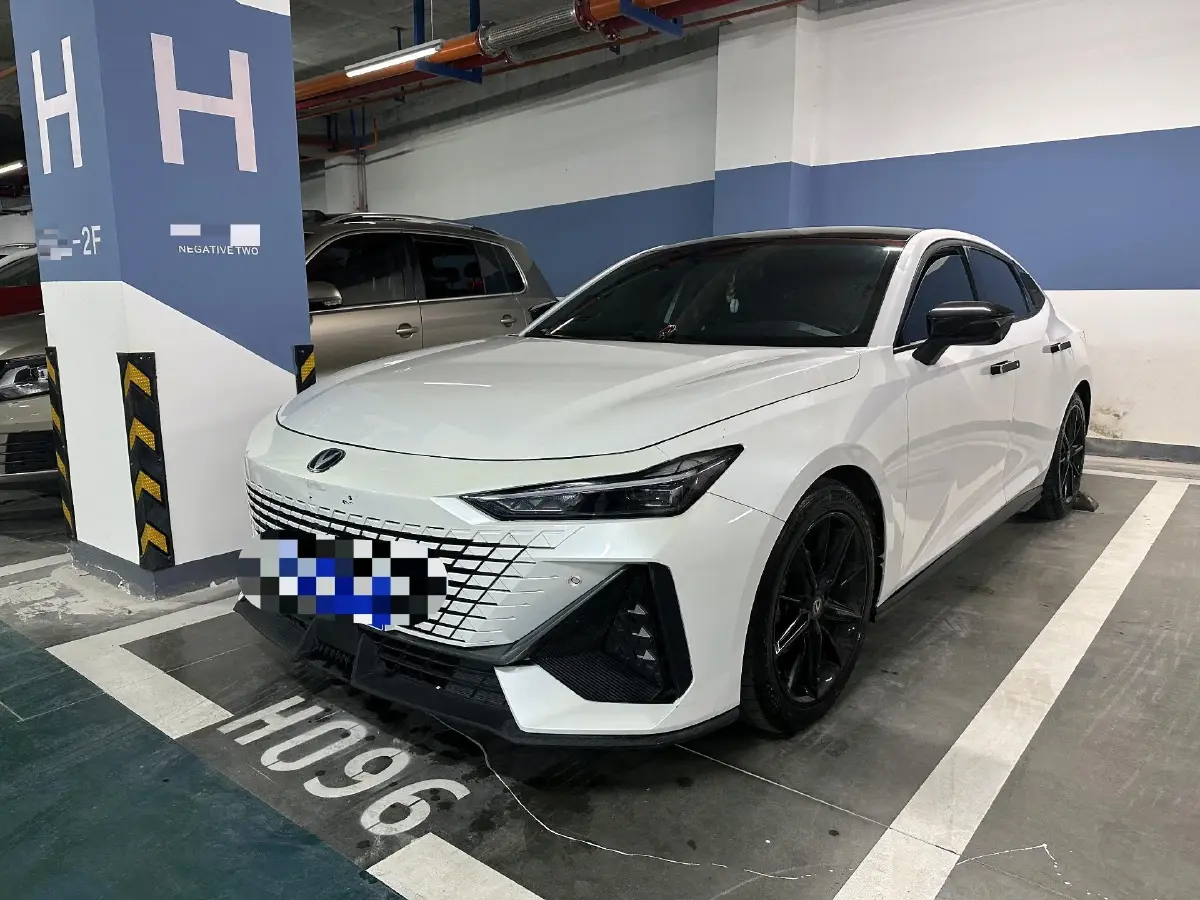 2022 ChangAn UNI-V 1.5T 188HP L4 7DCT