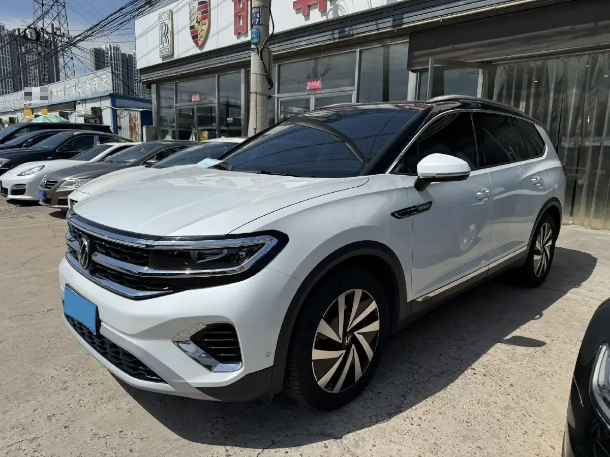 2022 Volkswagen Talagon 2.0T 220HP L4 7DCT