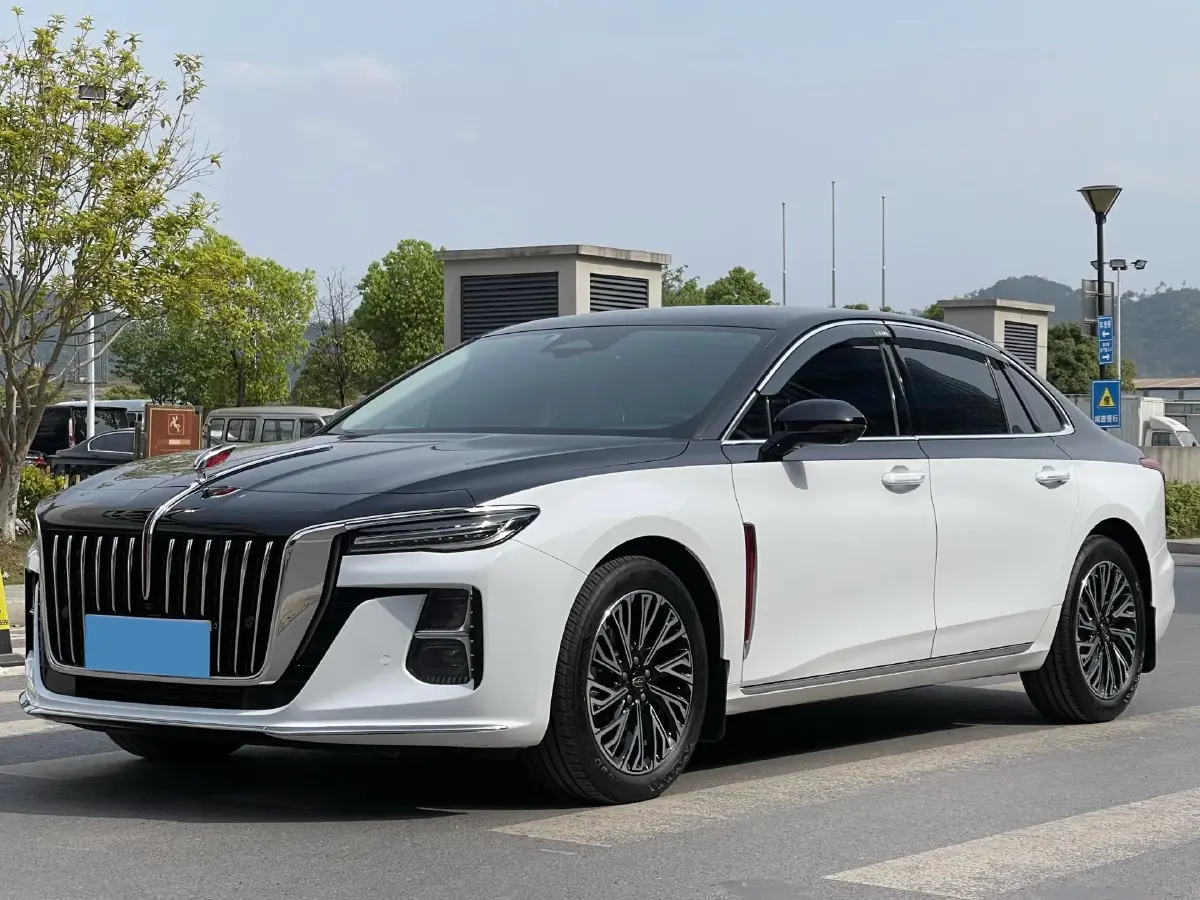 2024 HongQi H5 2.0T 224HP L4 8AT