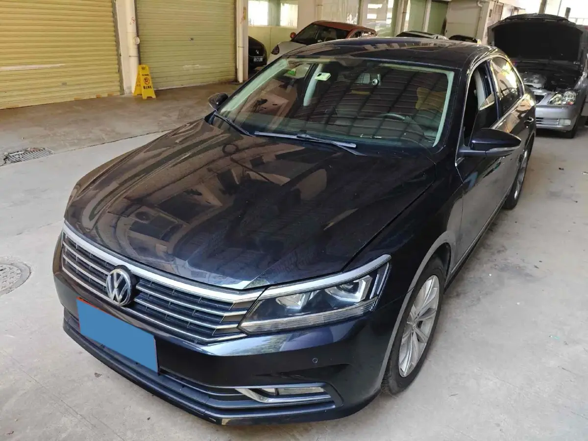 2017 Volkswagen Passat 1.8T 180HP L4 7DCT