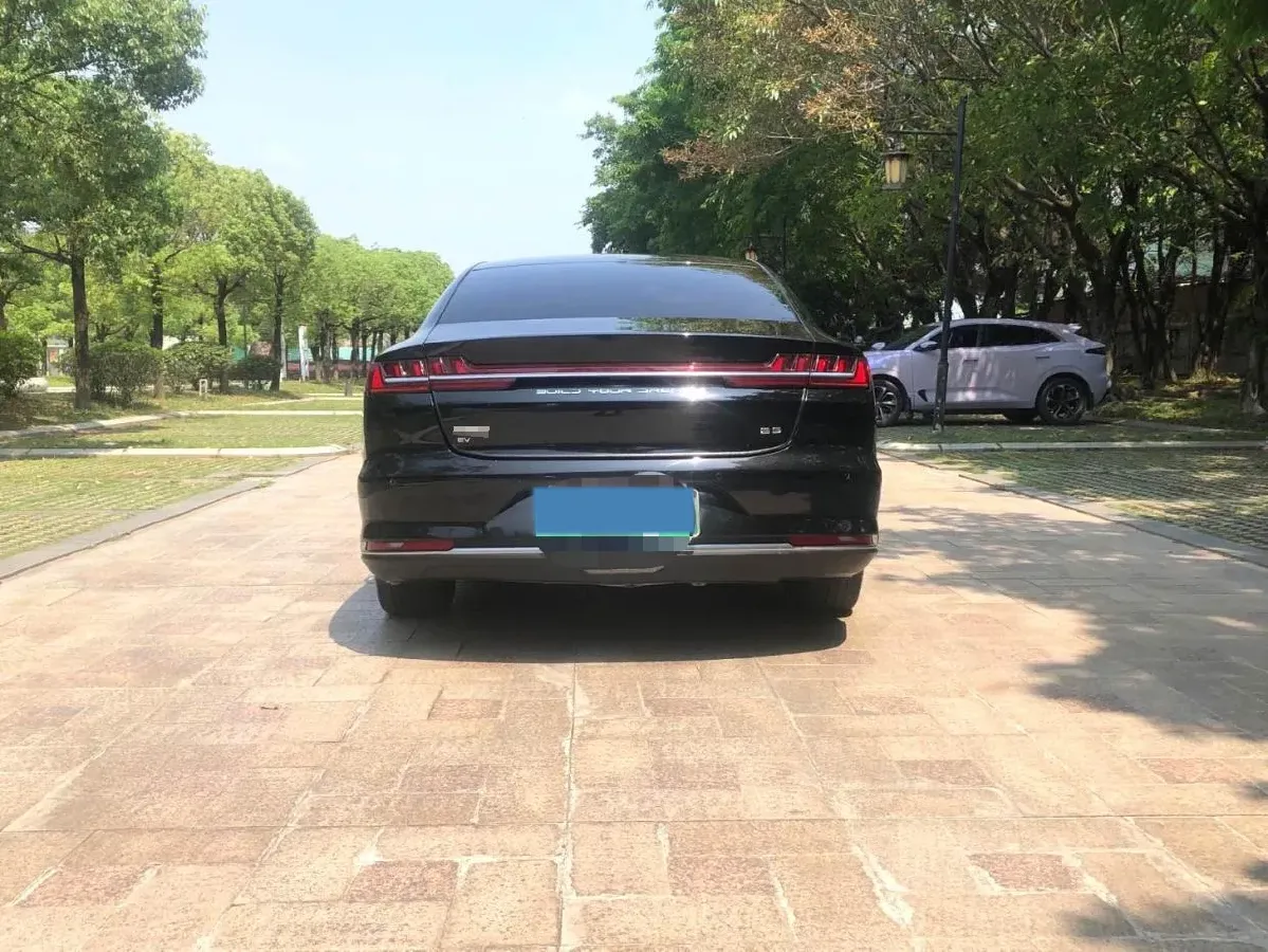 2021 BYD e9 BEV 64.8KWH,autocango,china used car exporter,china ev exporter,chinese used car exporter,chinese used ev exporter