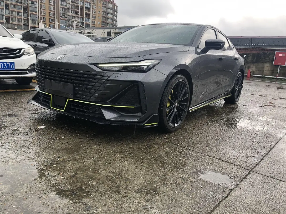 2022 ChangAn UNI-V 1.5T 188HP L4 7DCT