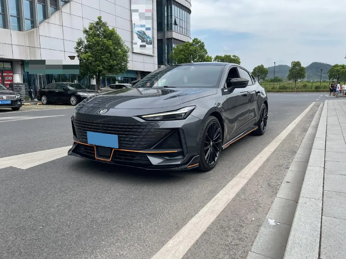 2022 ChangAn UNI-V 1.5T 188HP L4 7DCT