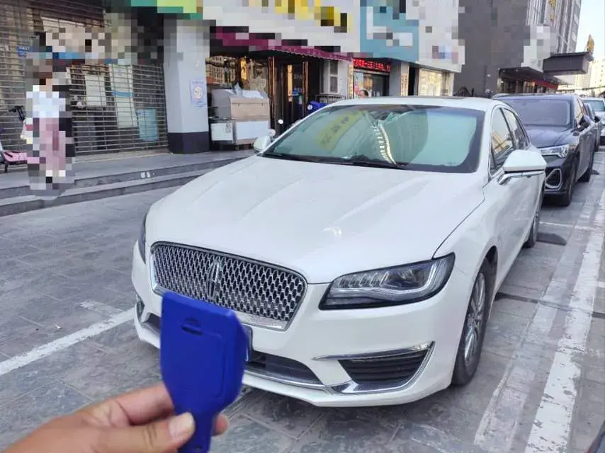 2019 Lincoln MKZ 2.0T 196HP L4 6AT