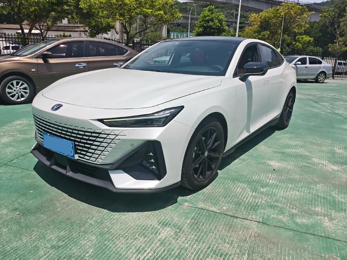 2022 ChangAn UNI-V 1.5T 188HP L4 7DCT