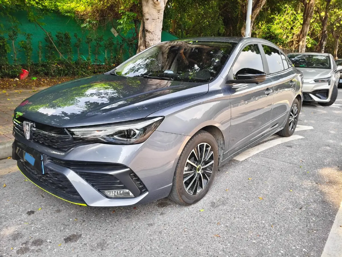 2021 Roewe i5 1.5L 120HP L4 CVT