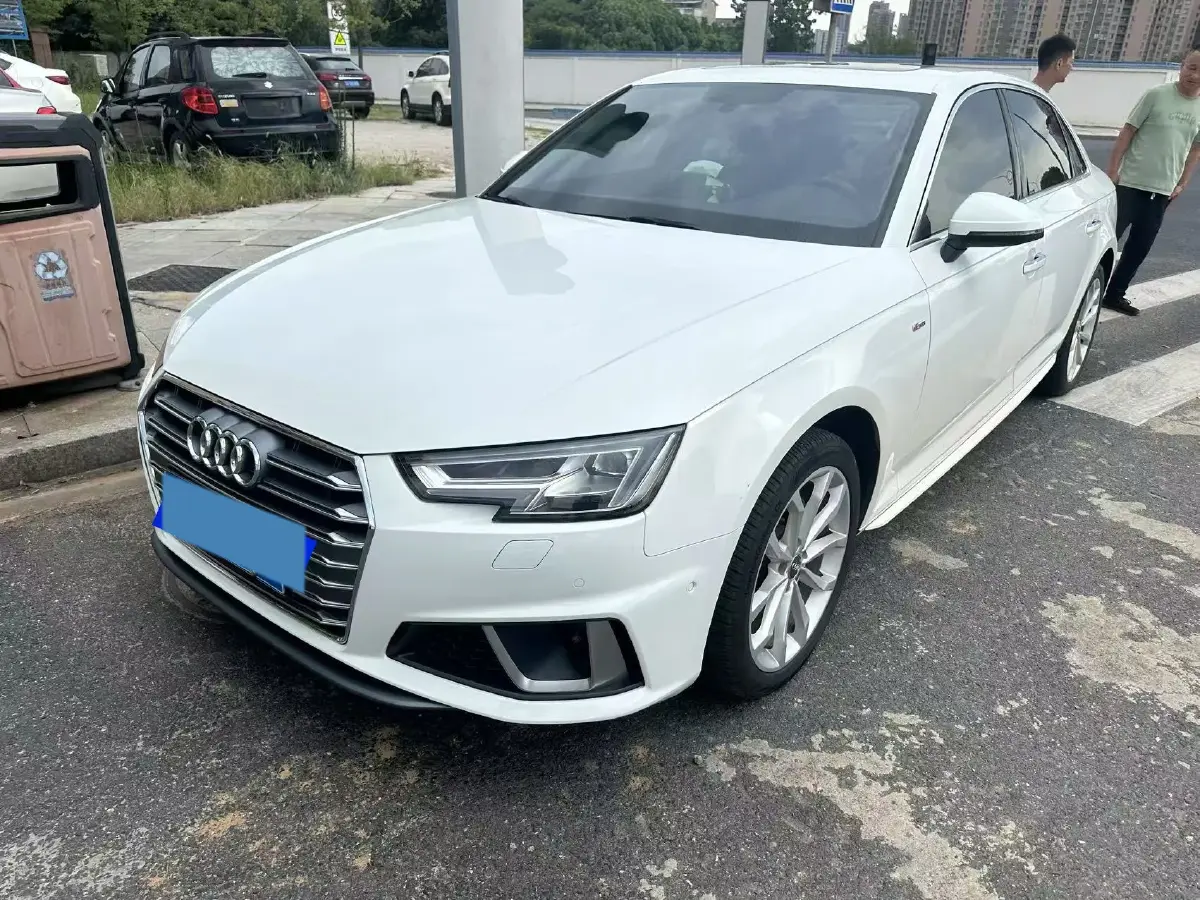 2019 Audi A4L 2.0T 190HP L4 7DCT