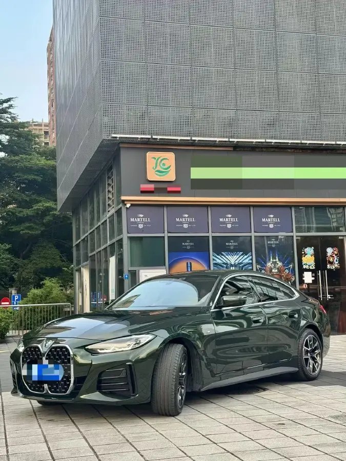 2022 BMW 8 Series 3.0T 333HP L6 8AT