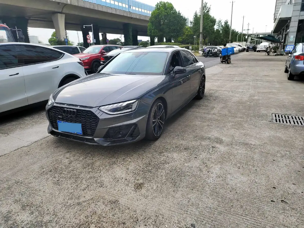 2023 Audi A4L 2.0T 245HP L4 7DCT
