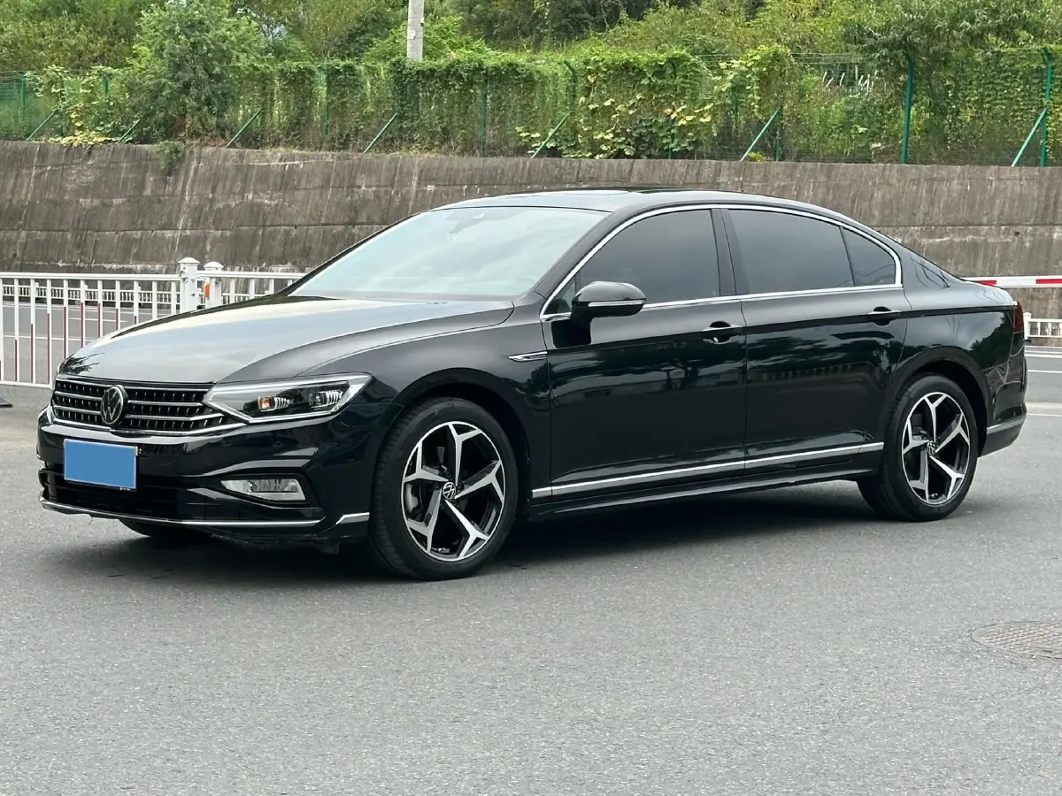 2023 Volkswagen Magotan 2.0T 186HP L4 7DCT